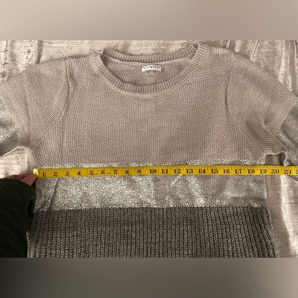 Venus Sweater Grey and Silver Metallic Size M - Picture 8 of 11